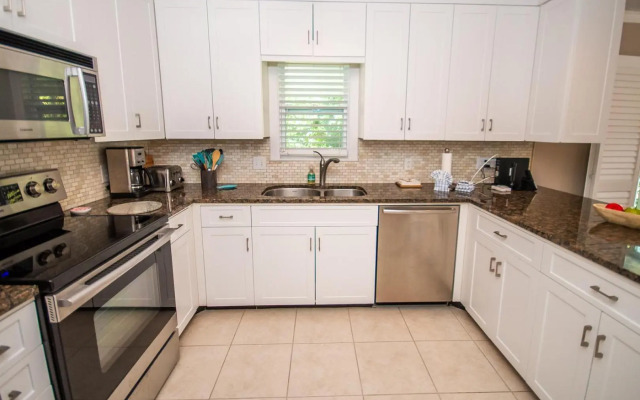 Beach Walk - 6250 Holmes #31