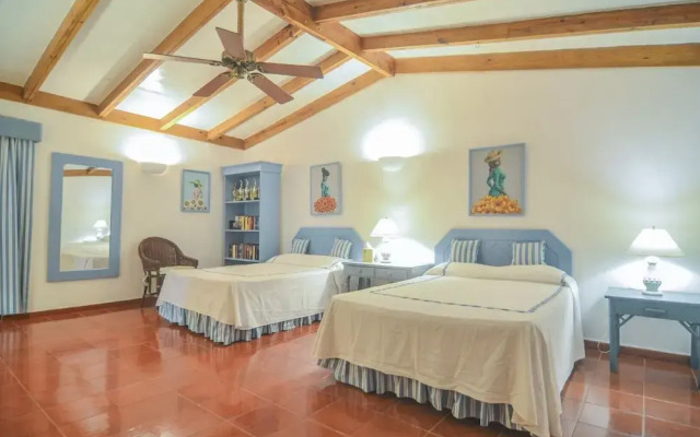 Golf Villa Close to the Beach No00