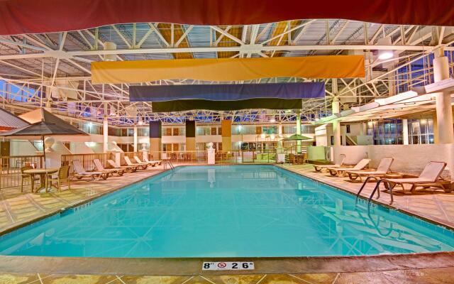 Days Inn by Wyndham Montgomery Near AUM