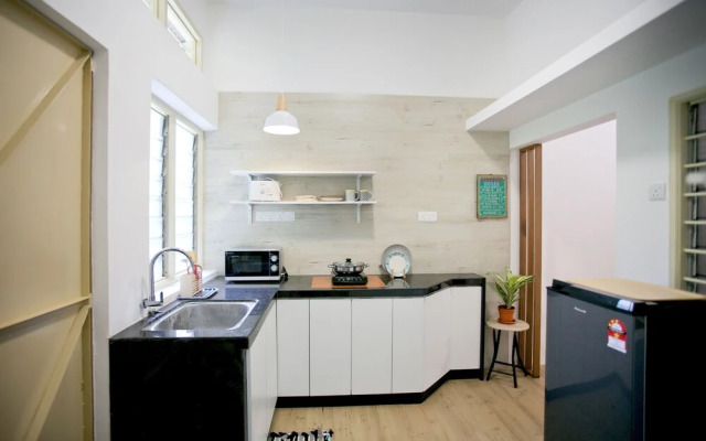 16 Gurney Homestay