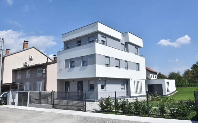 Villa Mami