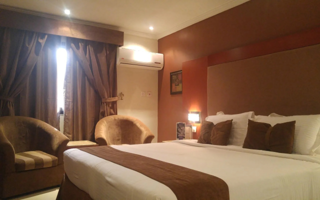 Al Muhaidb Al Takhassosi Abaqrino