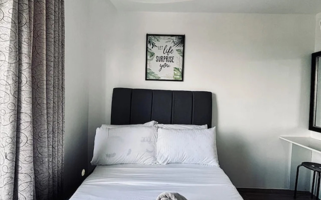 A Smooth & Cozy City Loft