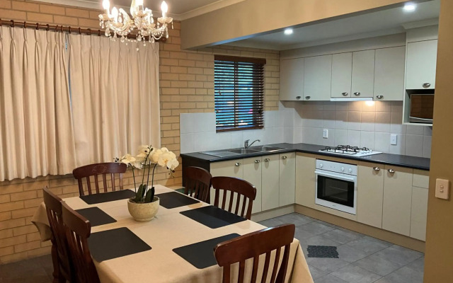 Albury Georgian Motel & Suites