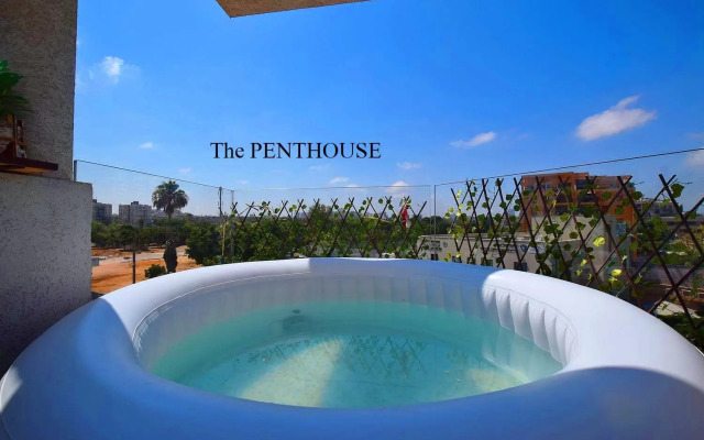 Luxurious Penthouse in Tel Aviv with Pool