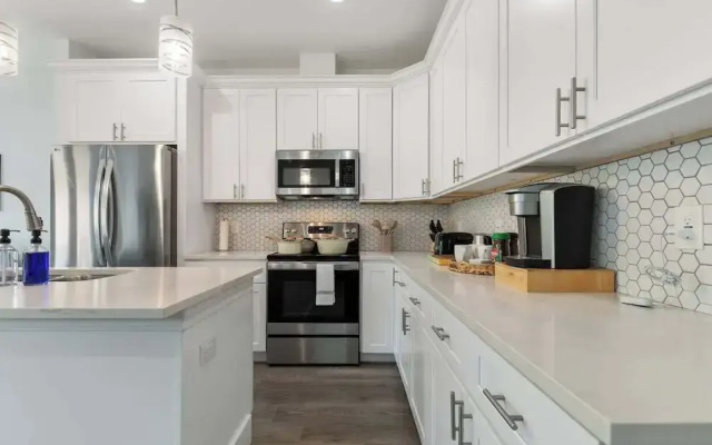 Modern 3BR Family Retreat in Downtown Houston