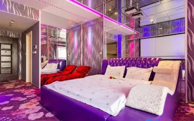 Enjoy Love 520 Movie E-sports Hotel (Jinan Olympic Sports Center)