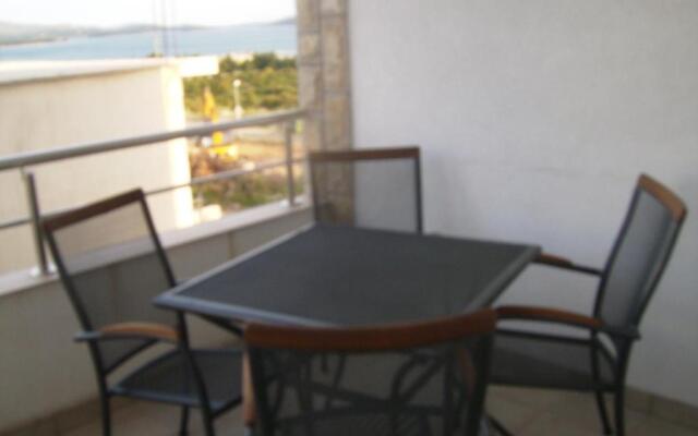 Apartments Burazer
