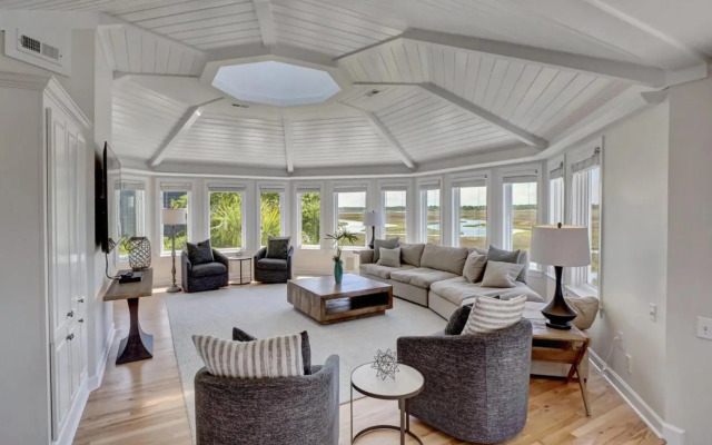 Sea Tranquility by Sea Scape Properties