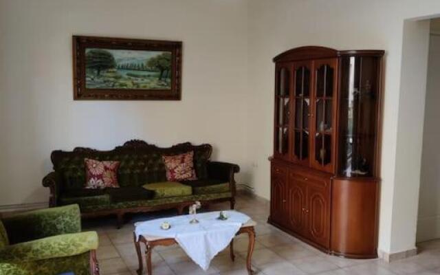 Kostas'House2