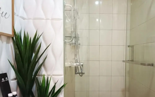 Comfort And Strategic 2Br Apartment At Vida View Makassar