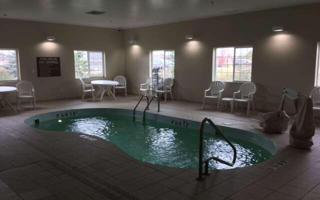 Microtel Inn & Suites by Wyndham Dickinson