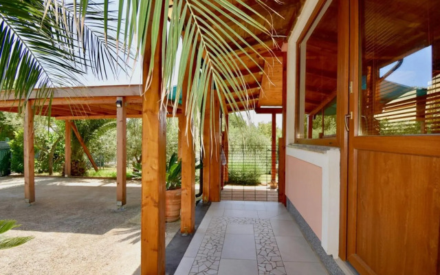 Relaxing holiday house with terrace sea view