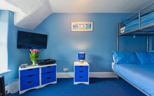 Braunton Poyers Farmhouse 6 Bedrooms