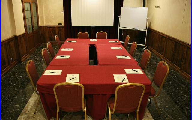 Hotel Meeting