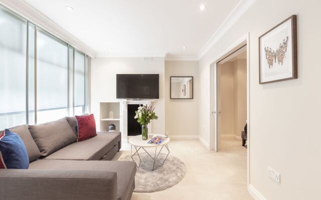Elegant Double Bedroom in Belgravia