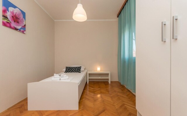 Beautiful Home in Zadar With 6 Bedrooms and Wifi