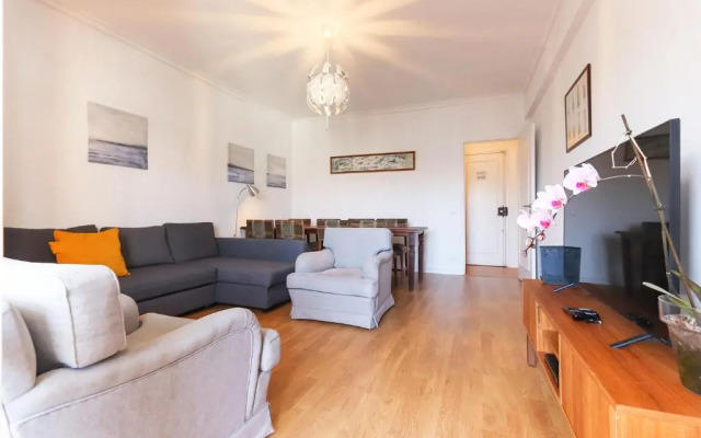 Oeiras Balcony by Homing