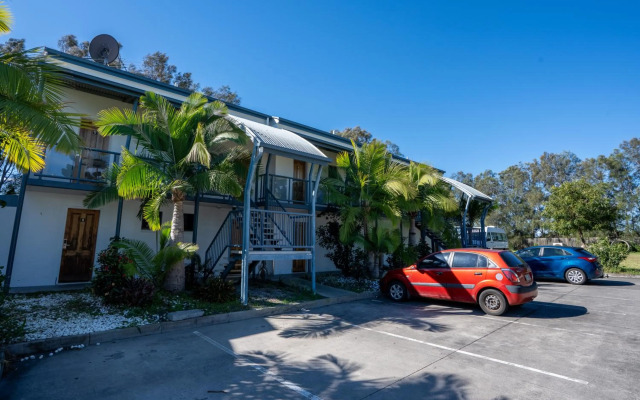 Novena Palms Motel