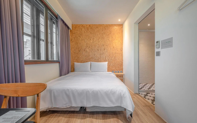 Light Hostel