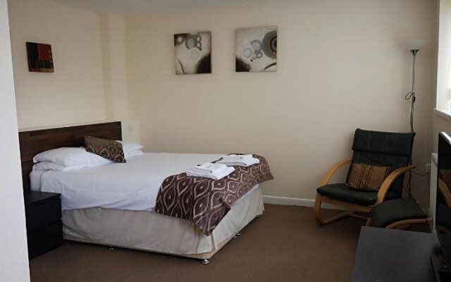 Tadross Hotel
