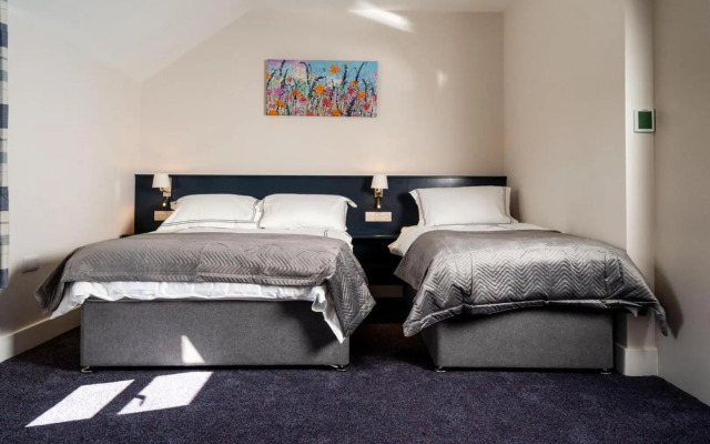 Bridge Inn Studio Apartments