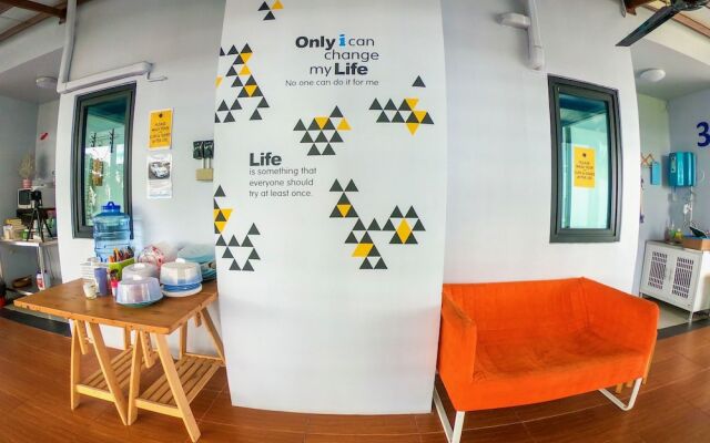 ZZZ Hostel - Don Mueang Airport
