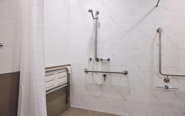 Rydges Perth Kings Square