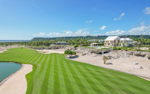 Stunning 6BR Villa With Ocean View in Cap Cana