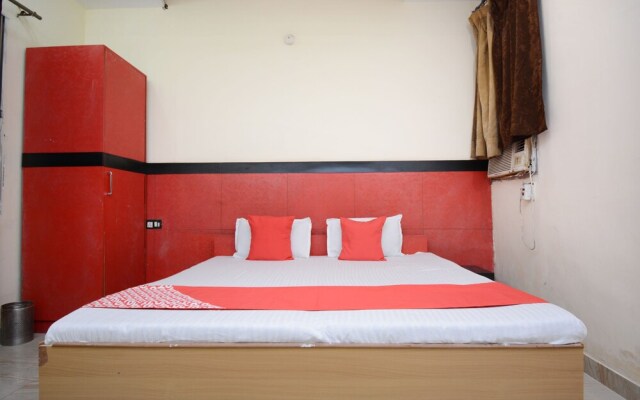Oyo 29852 Hotel Golden View
