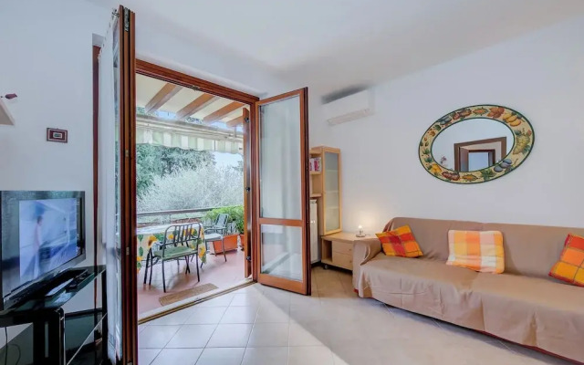 Verde Giada-shared Pool & Parking