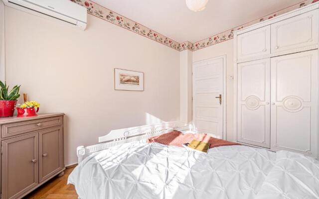 NALA Central Apartment