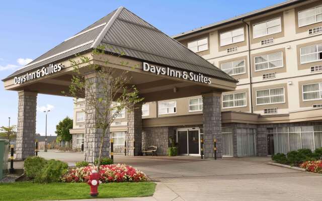 Days Inn & Suites by Wyndham Langley