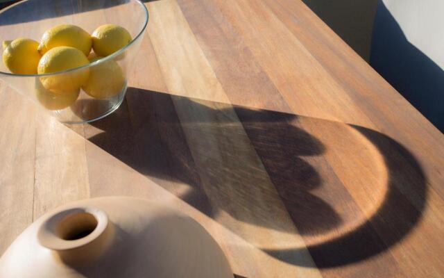 Singularstays Roger De Flor