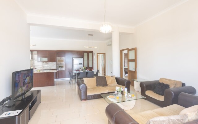 Protaras Holiday Villa Pa7 Private 7 Bedroom Villa