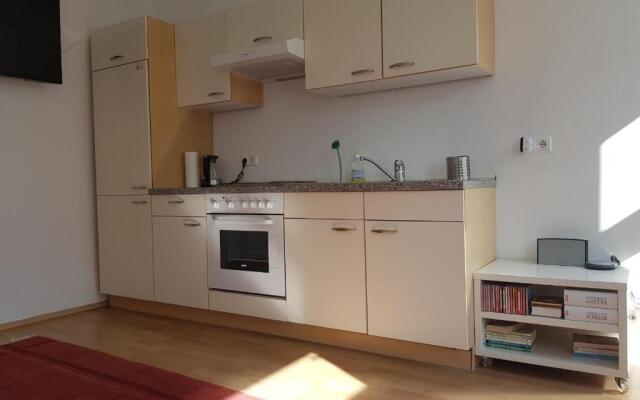 Schubert Park Apartment near Volksopera Vienna