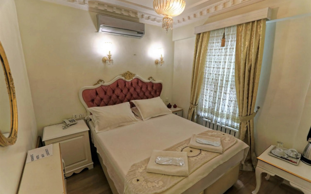 Romantic Mansion