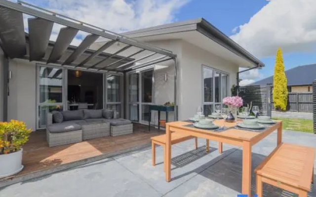 Modern Family Home with Outdoor Living in Wigram — 3-star hotel in Christchurch