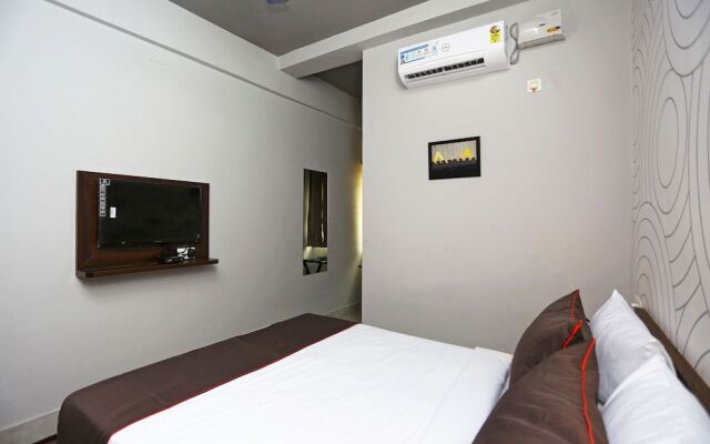 Collection O 19529 Hotel Bhinna Sakala