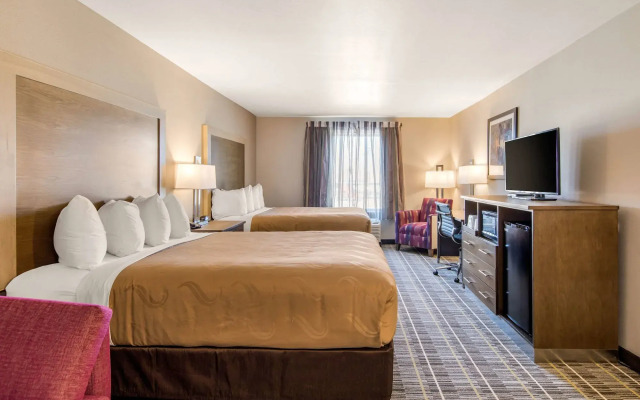 Quality Inn & Suites Carlsbad Caverns Area