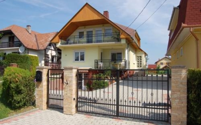 Apartmanház Cédrus