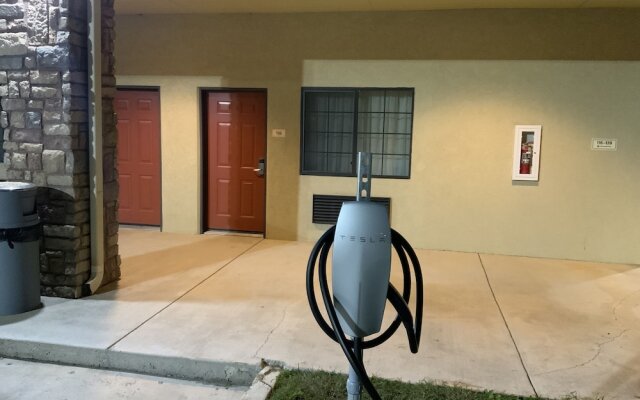 Sunbridge Inn and Suites