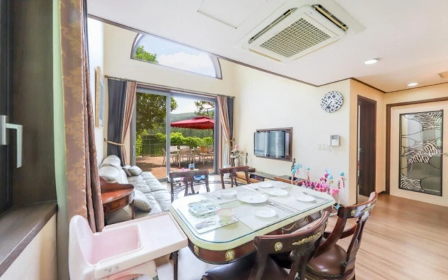 Yangpyeong Weekly Kids Pool Villa