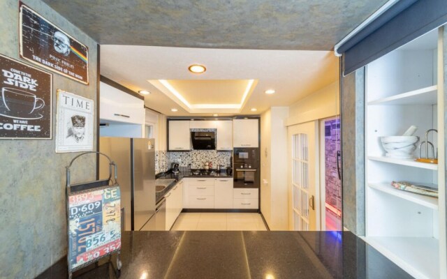 Stylish Duplex With Garden and Gazebo in Muratpasa