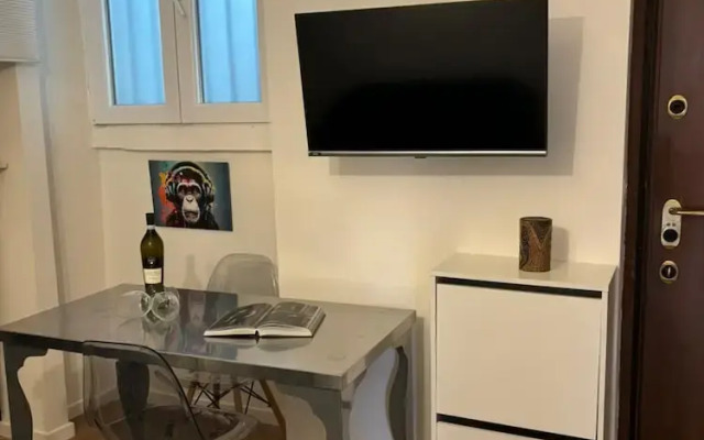 Pleasant Apartment Near Center