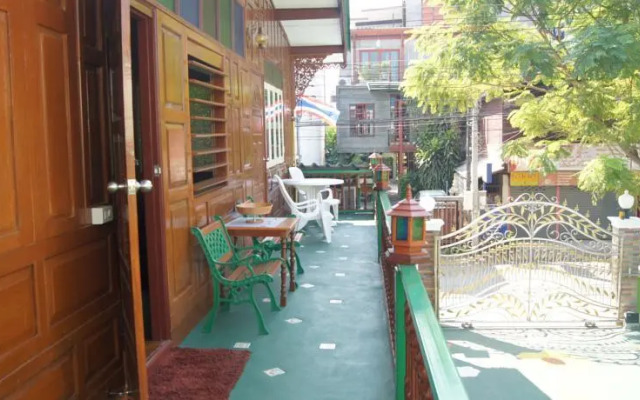 La Vie En Rose Bed and Breakfast