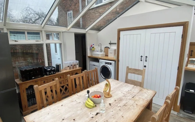 Maypole Farm Guest House