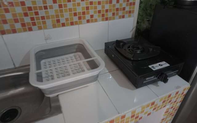 Warm And Cozy Stay Studio Green Bay Pluit Apartment