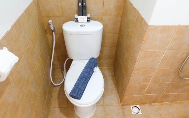 Modern and Bright 2BR Green Pramuka Apartment