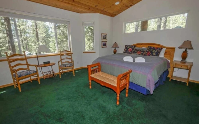 2460 Lupine Trail 6 Bedroom Home by RedAwning